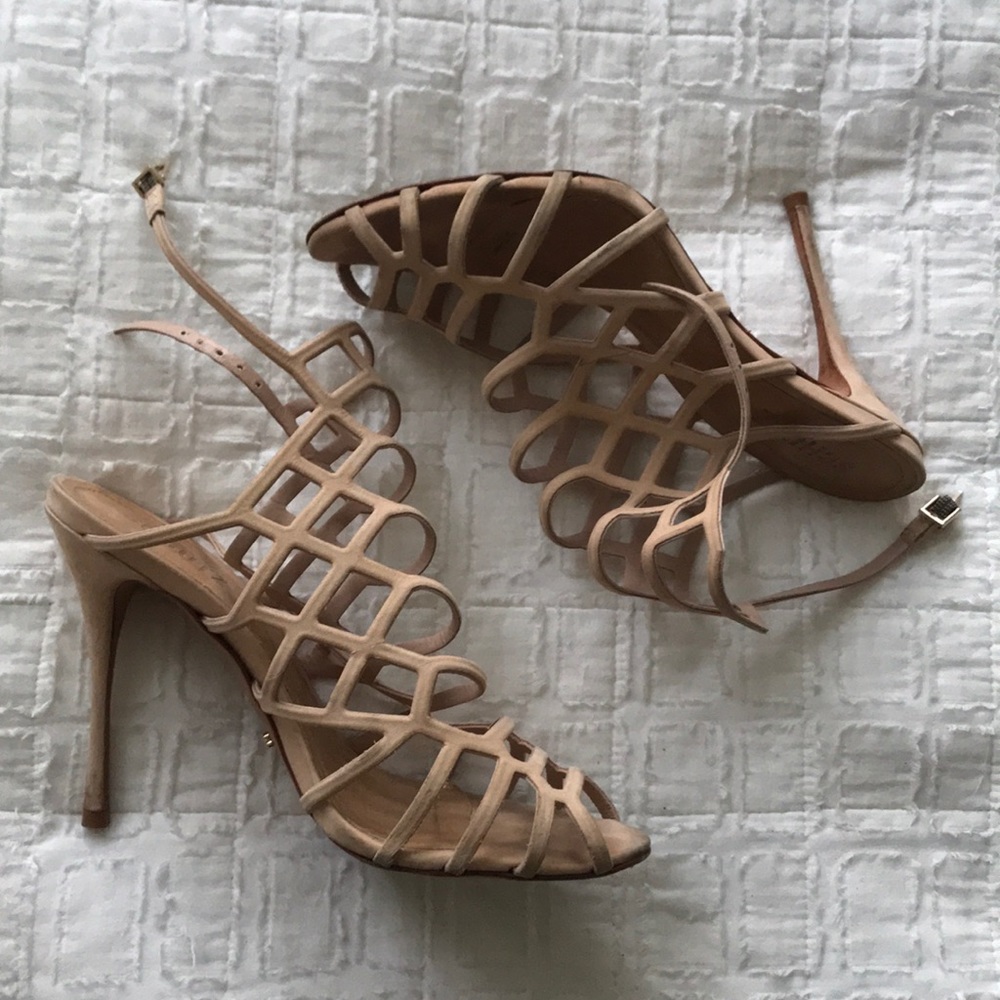 Schultz cage heel